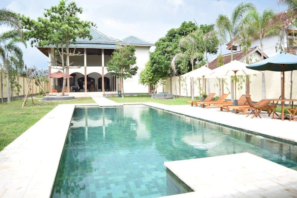 Villa Amari 2 Матарам Екстериор снимка